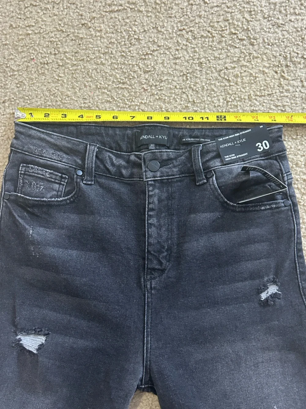 Kendall + Kylie Women's The Icon High Rise Straight sz 30 Black Denim Distressed - Picture 10 of 11